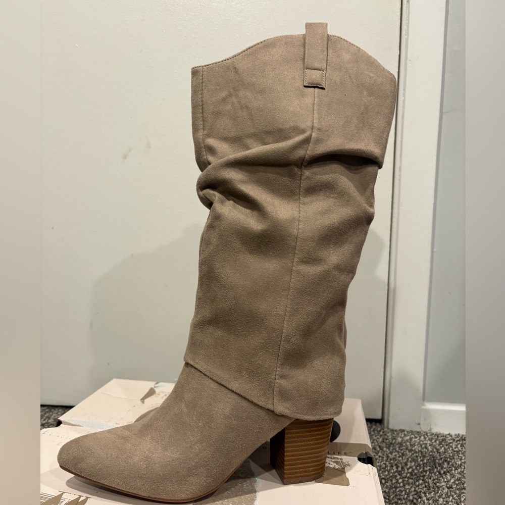 Women’s Sonoma Faux Suede size 9 boot